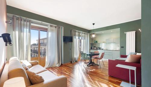 Superior One-Bedroom Apartment with Balcony