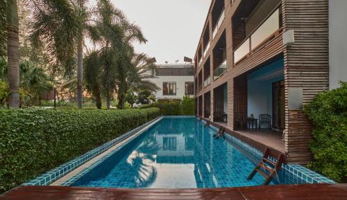 Deluxe Double or Twin Room with Swimming Pool Access