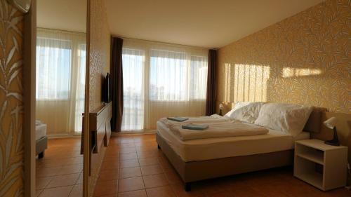 Double Room with Lake View