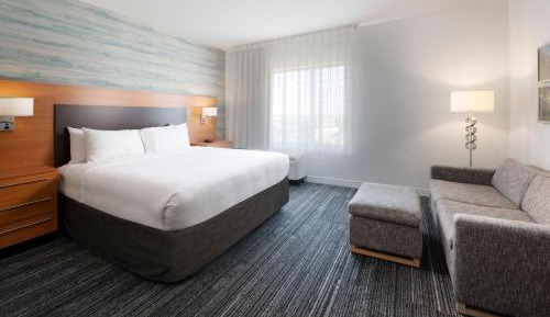 King Studio with Sofa Bed