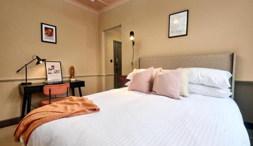 Deluxe King Room