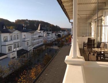 2-room apartment with balcony seaside / main street