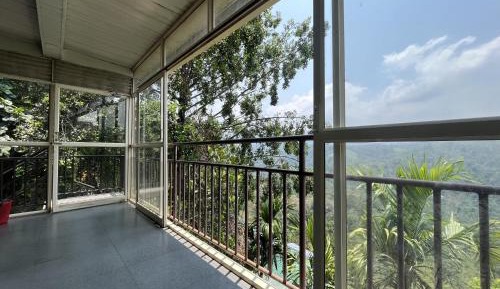 Deluxe Double or Twin Room with Mountain View