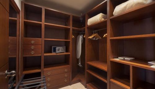 Presidential Suite- Posh Club