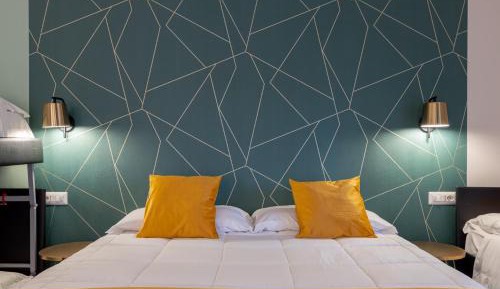 Quintuple Room