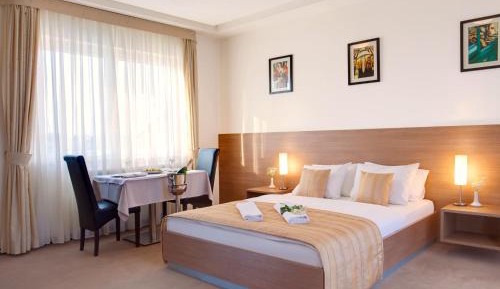 Double Room with Free Parking