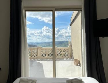 Queen Room with Balcony