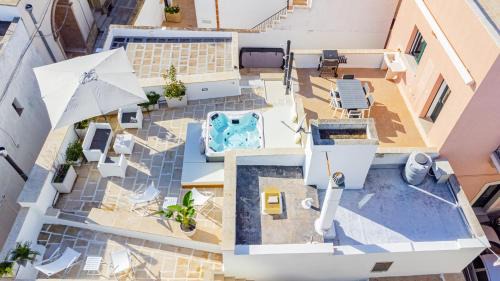 Two-Bedroom Apartment with Jacuzzi and Terrace