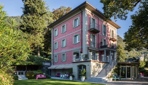 Nine-Bedroom Villa