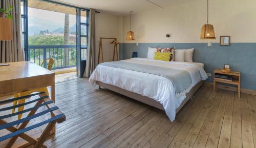 Deluxe Double Room with Private Bathroom