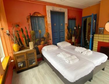 Standard Double Room with Shared Bathroom