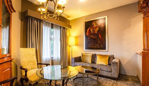 Grand Class King Suite