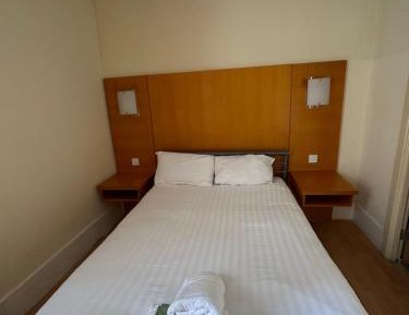 Basic Double Room with Shared Bathroom