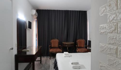 Twin Room with Bathroom