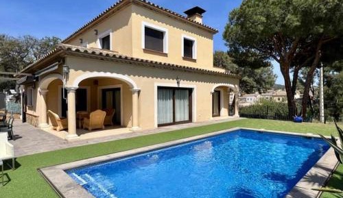 Villa with Private Pool