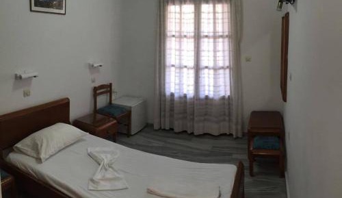 Single Room with Sea and Mountain View