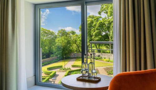 Walled Garden Guestroom