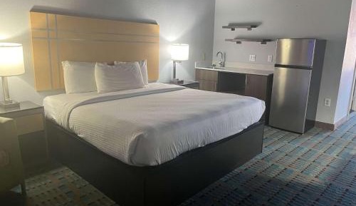 Queen Room - Disability Access - Non-Smoking