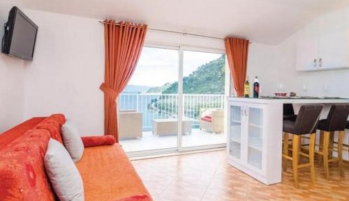 Two-Bedroom Apartment with Terrace and Sea View