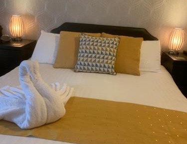 Kingsize Family Room (2 Adults + 1 Child)
