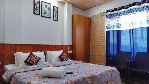 Triple Room with Mountain View