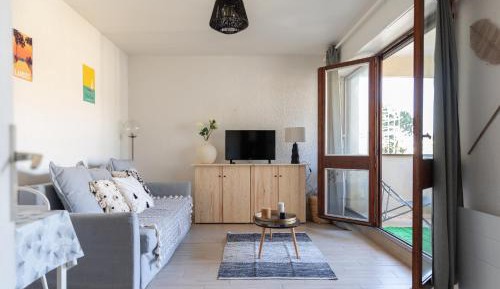 Studio with Balcony