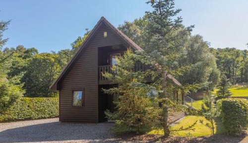 2 Bedroom Luxury Lodge with Hot Tub (no pets) - 'Ptarmigan'