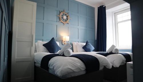 Twin Room with Private Bathroom