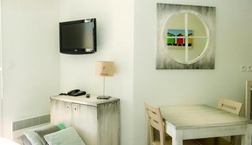 Studio with Sofa Bed