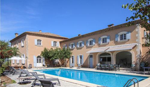 Seven-Bedroom Holiday Home