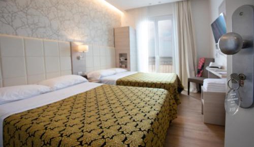 Quadruple Room with Sea View