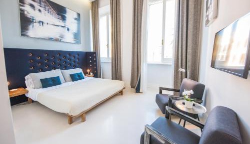 Junior Suite with Landmark View