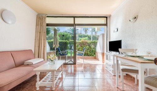 One-Bedroom Apartment (2 - 3 Adults)