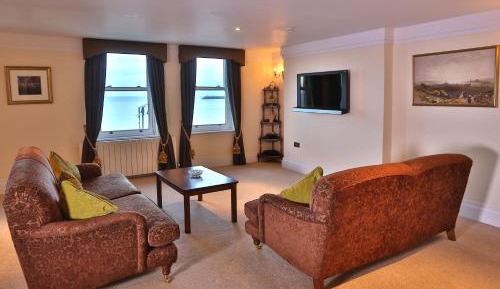 Luxury Suite