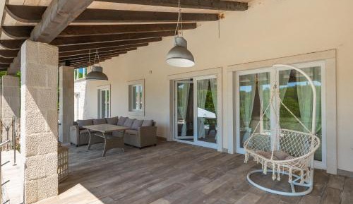 Six-Bedroom Villa 