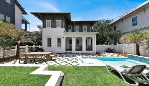 Five-Bedroom Holiday Home