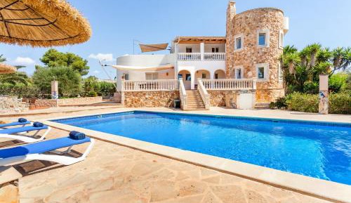 Apartment with Pool View 