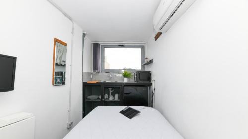 Single Room with Private External Bathroom