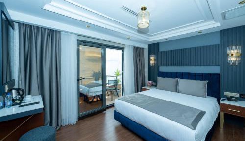 Superior Double or Twin Room with Terrace