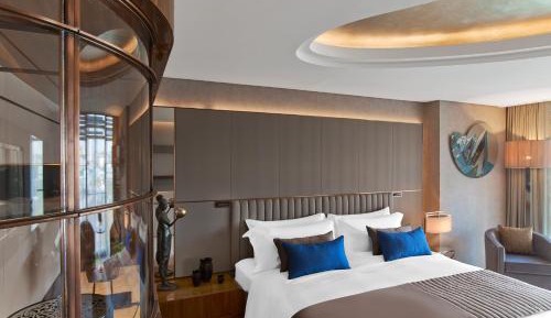 Grand Superior Room with Abdi Ipekci Street View and Balcony (St. Regis Butler Service)