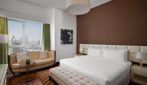 Deluxe Three Bedroom Penthouse - Complimentary Transfer to Mall of the Emirates, Insurance Market Metro Station & Jumeirah Beach