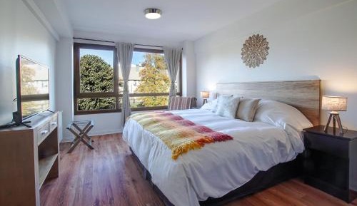 Apartment with Garden View