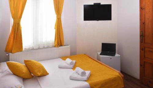 Double or Twin Room with Private Bathroom