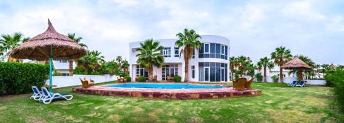 Deluxe 5 Bedroom Villa With Private Pool