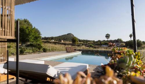 Villa with Garden View