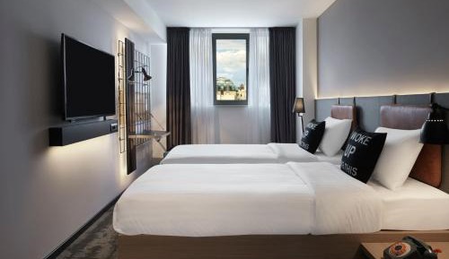 Playful Twin Room with City View