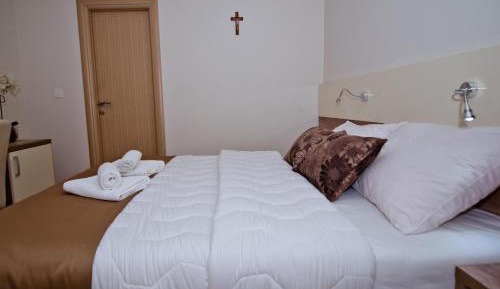 Economy Triple Room