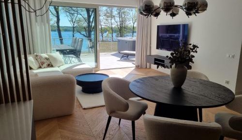 Deluxe Suite with Spa Bath