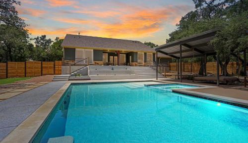 Three-Bedroom Holiday Home 