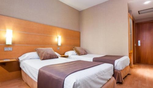 Double or Twin Room (1-2 Adults)